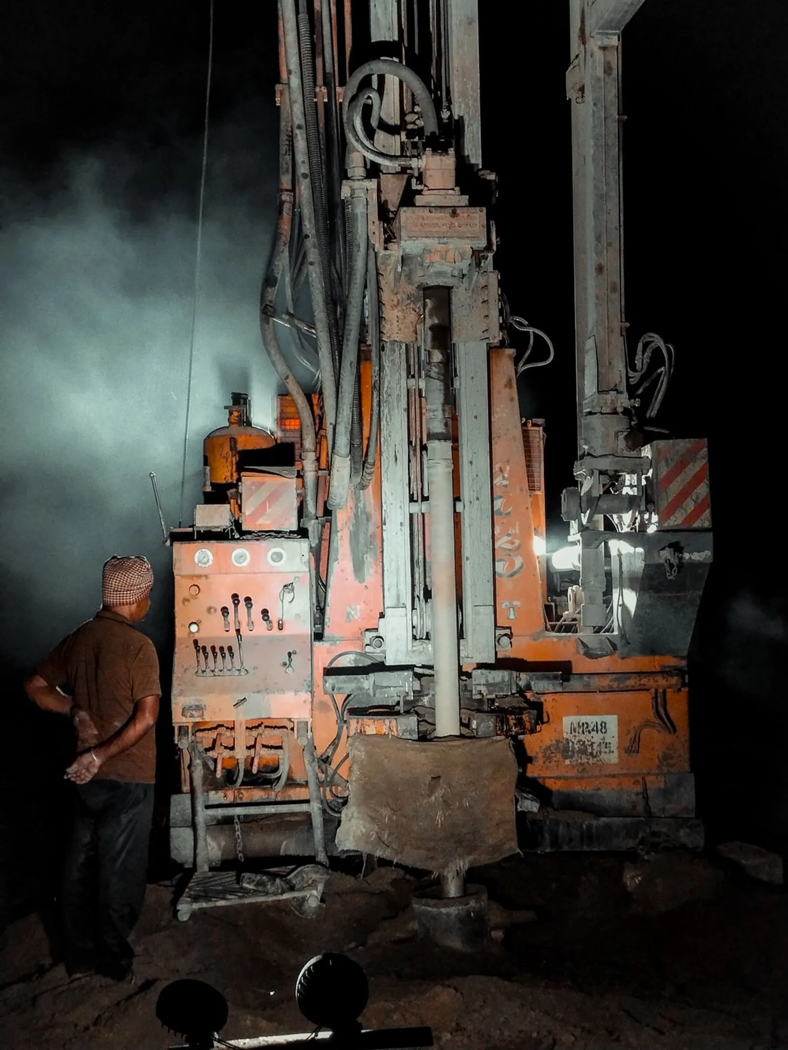 Perforación de pozo de agua en turno nocturno